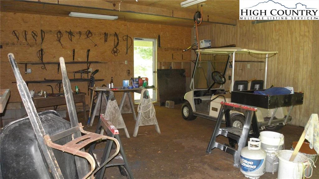 Image number 11 for the current listing