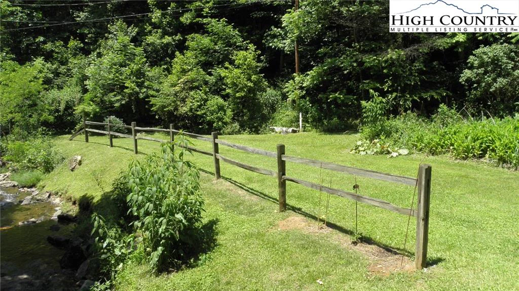 Image number 16 for the current listing