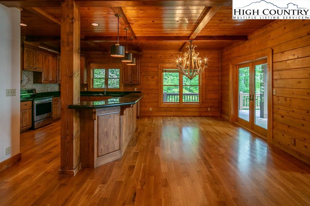Image number 3 for the current listing