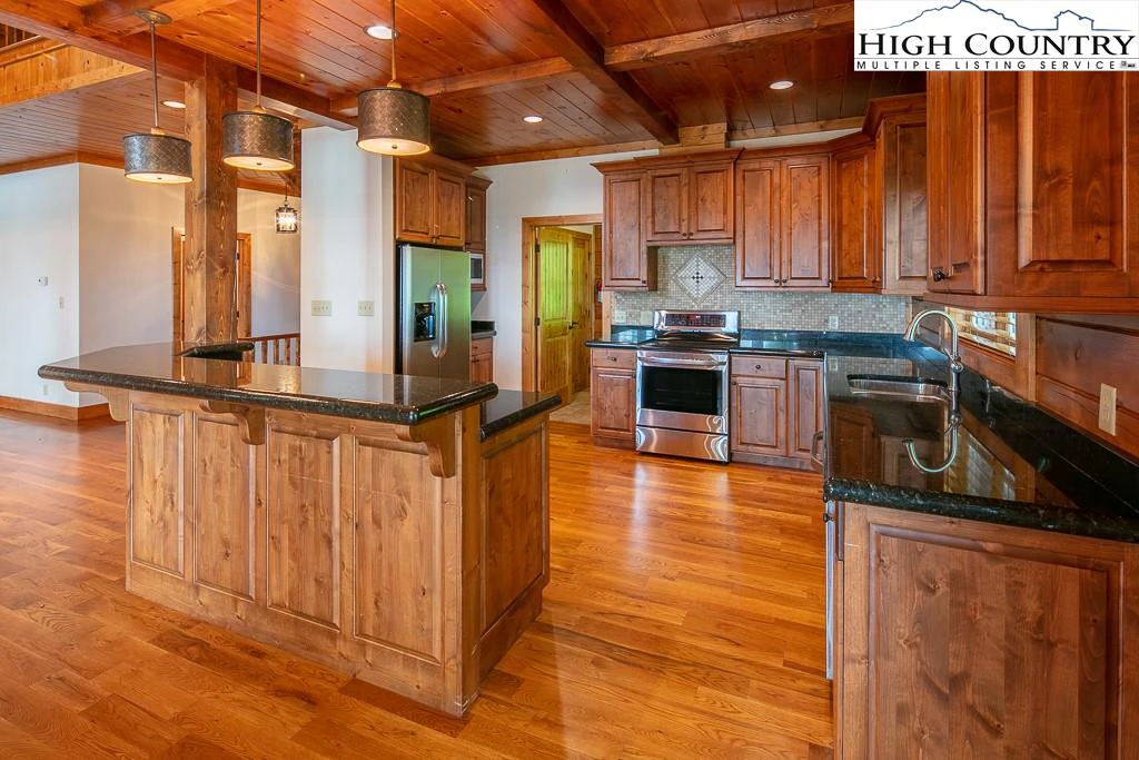 Image number 5 for the current listing