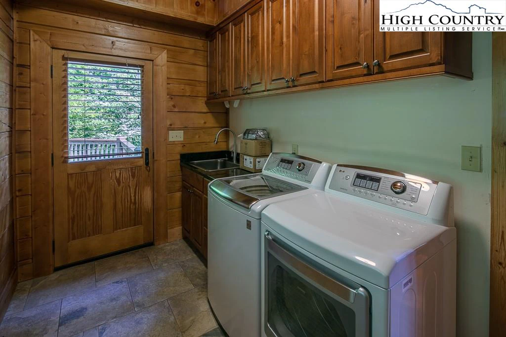 Image number 6 for the current listing