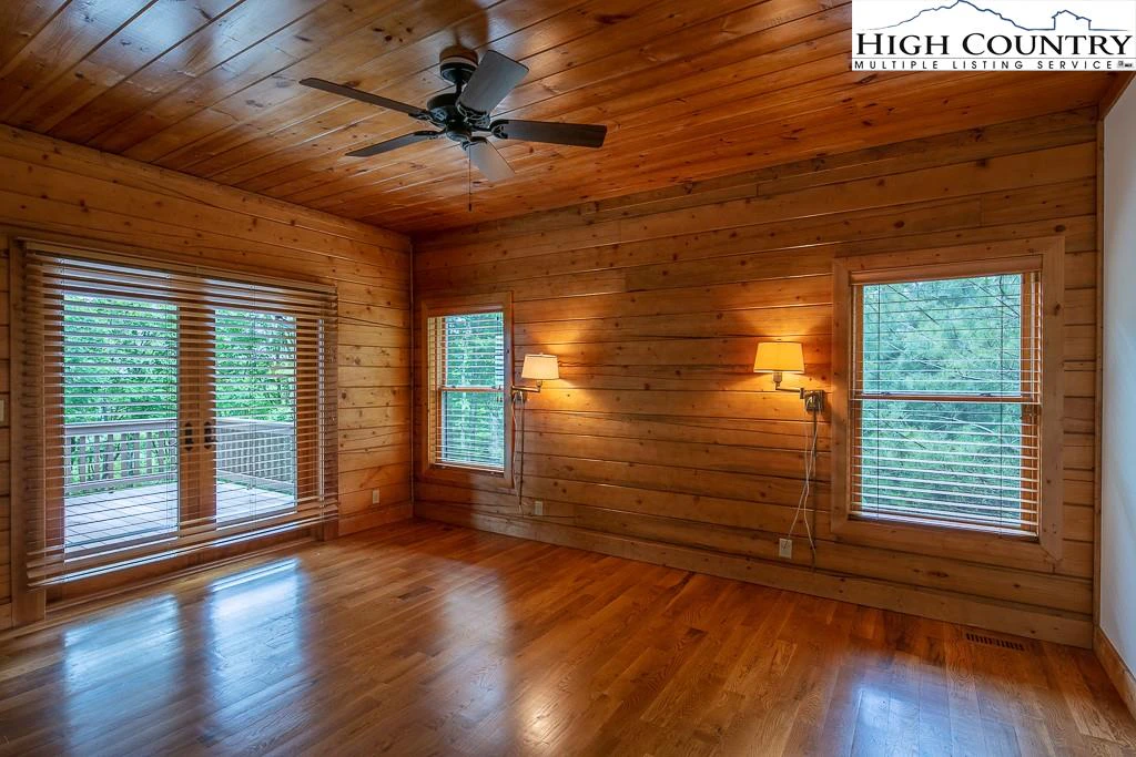 Image number 7 for the current listing
