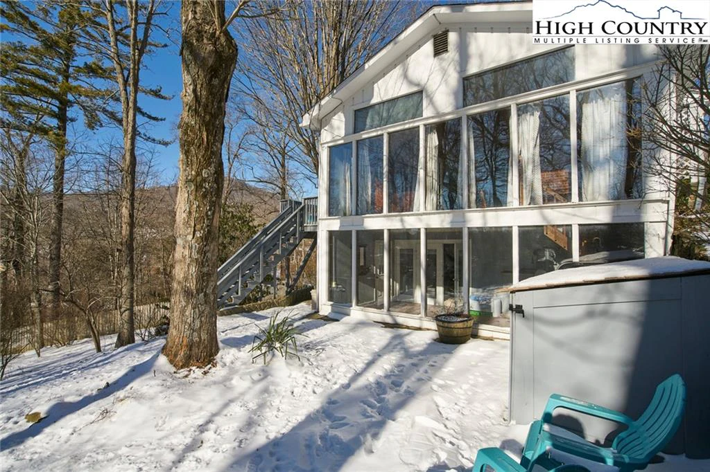 Image number 11 for the current listing