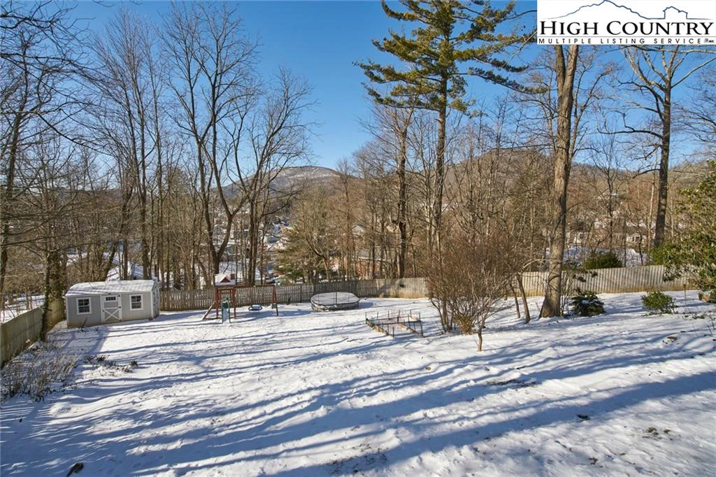 Image number 16 for the current listing