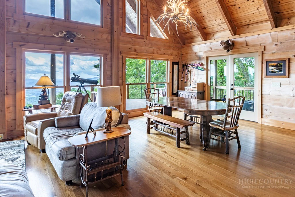 Image number 13 for the current listing