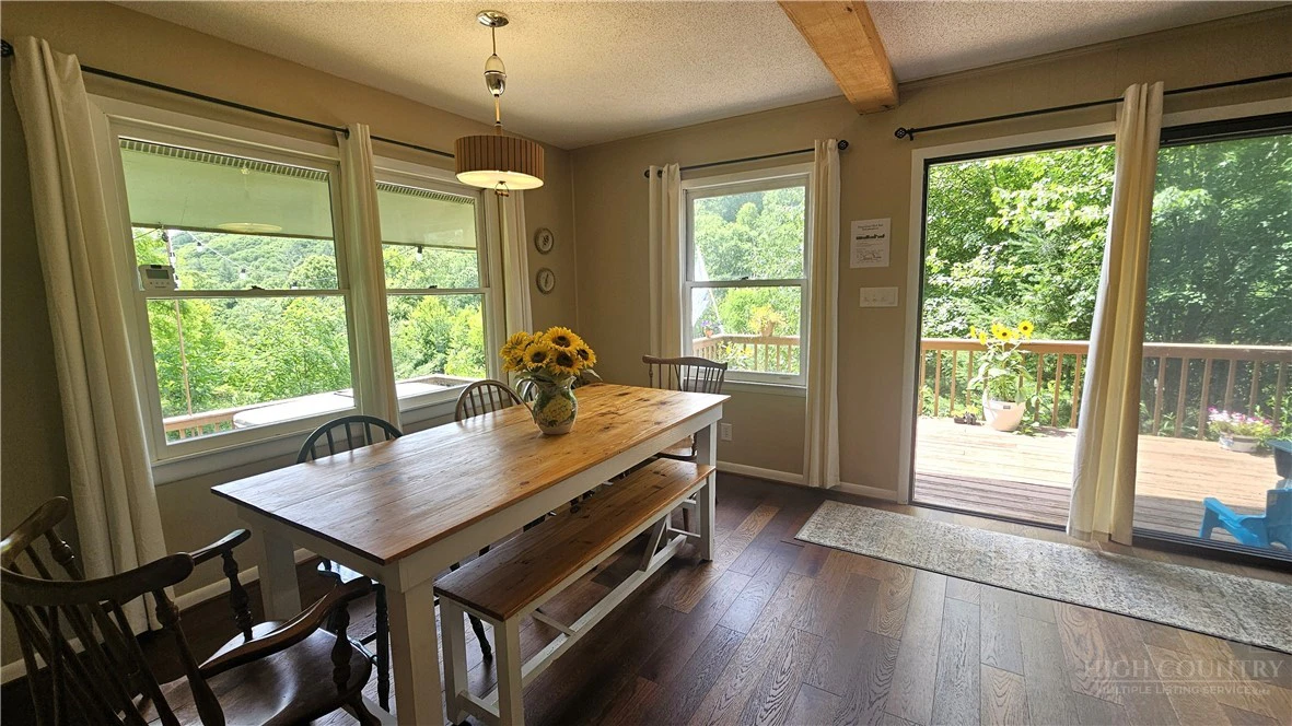 Image number 11 for the current listing