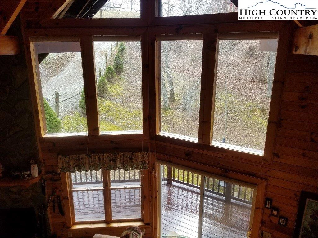 Image number 10 for the current listing