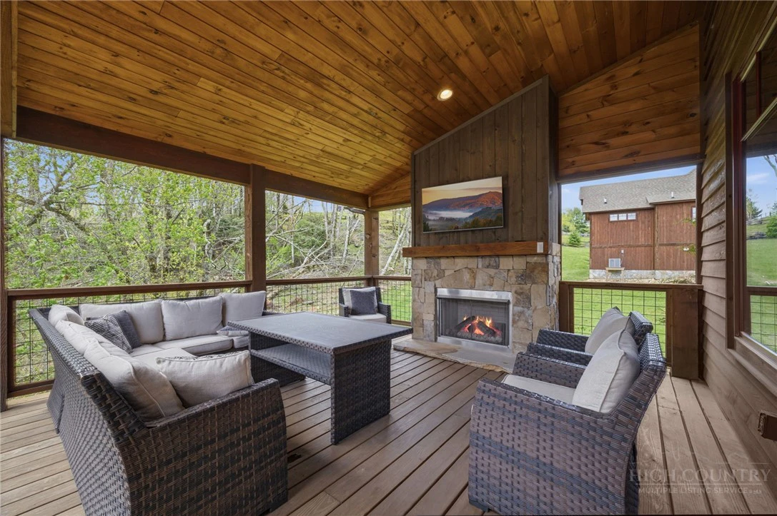 Image number 6 for the current listing