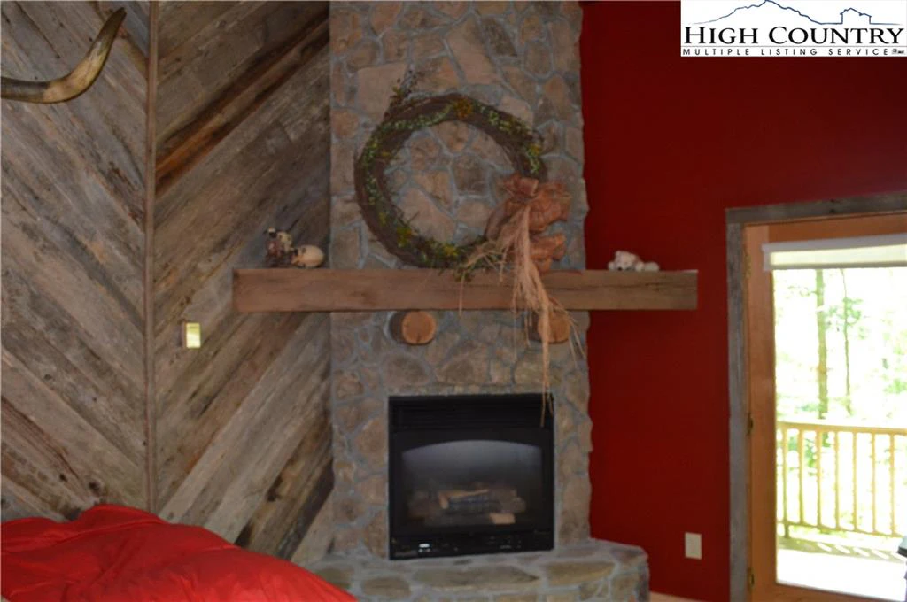 Image number 7 for the current listing