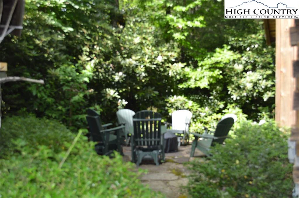 Image number 13 for the current listing