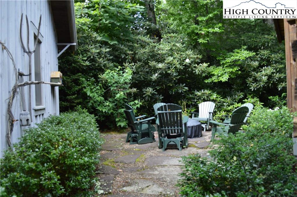 Image number 14 for the current listing