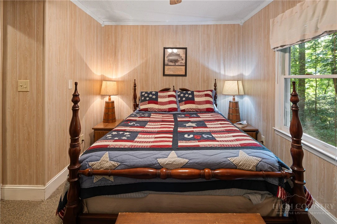 Image number 9 for the current listing