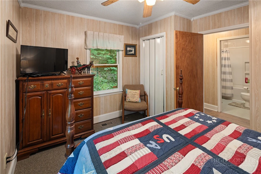 Image number 10 for the current listing