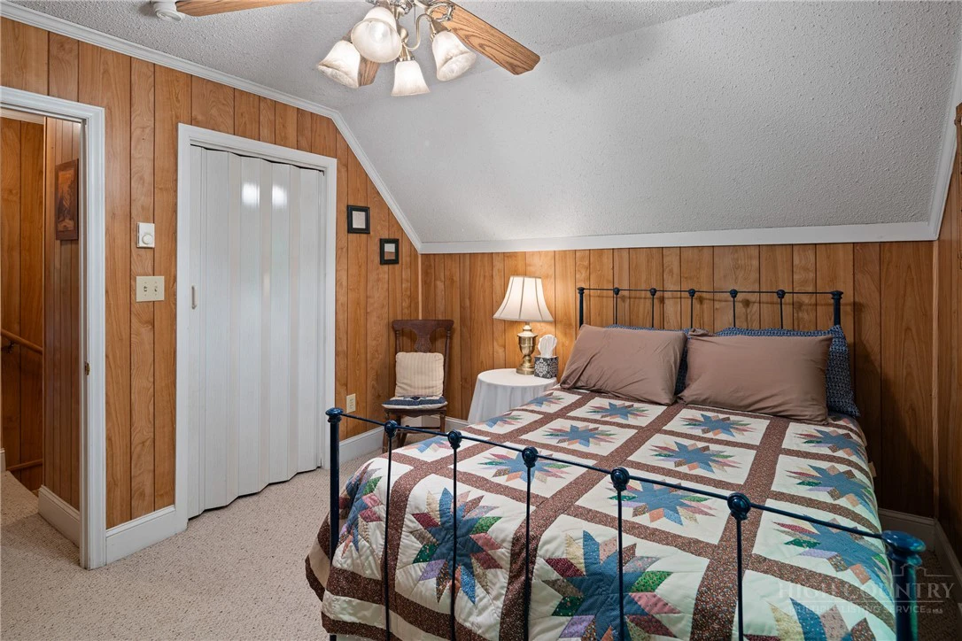 Image number 14 for the current listing