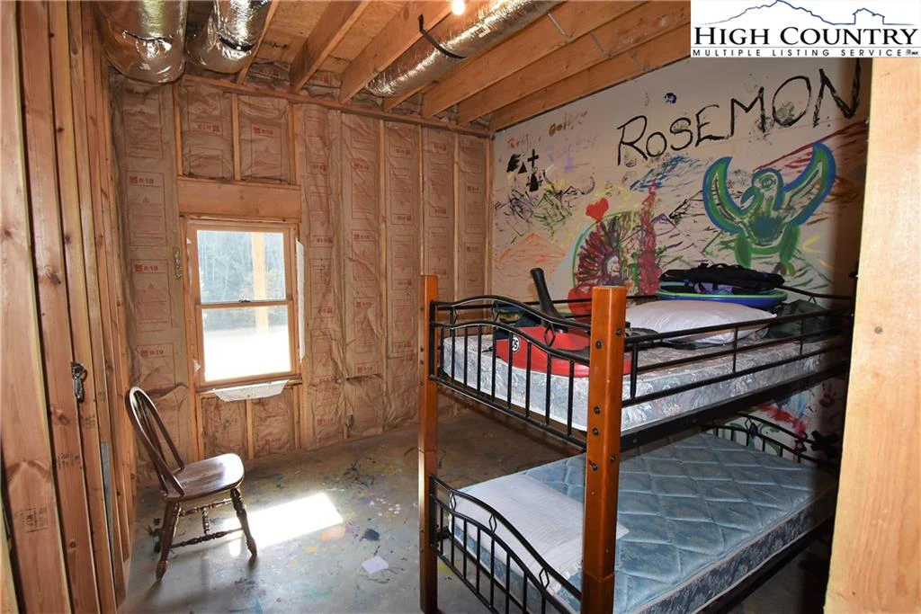 Image number 14 for the current listing