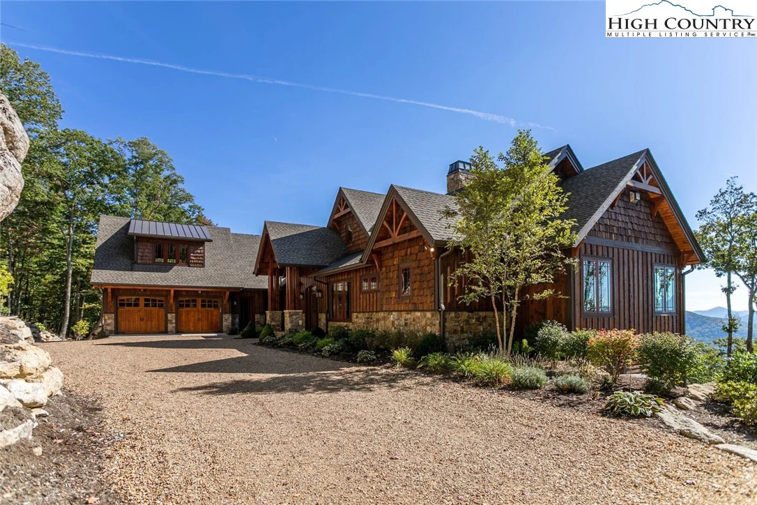 Image number 1 for the current listing