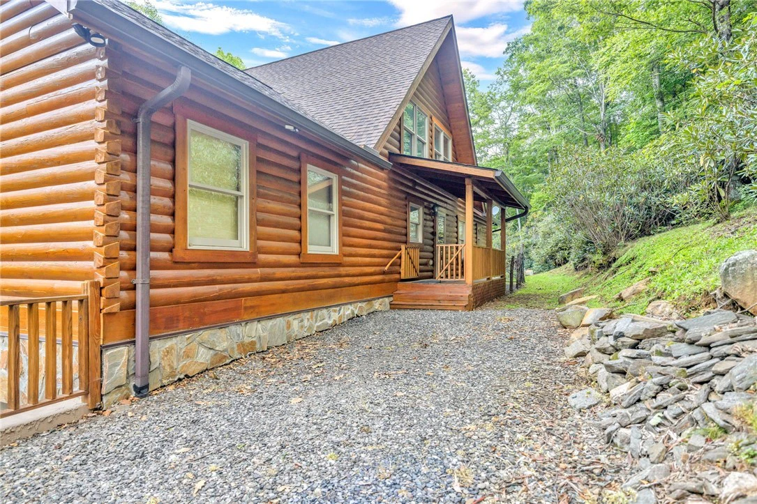 Image number 1 for the current listing