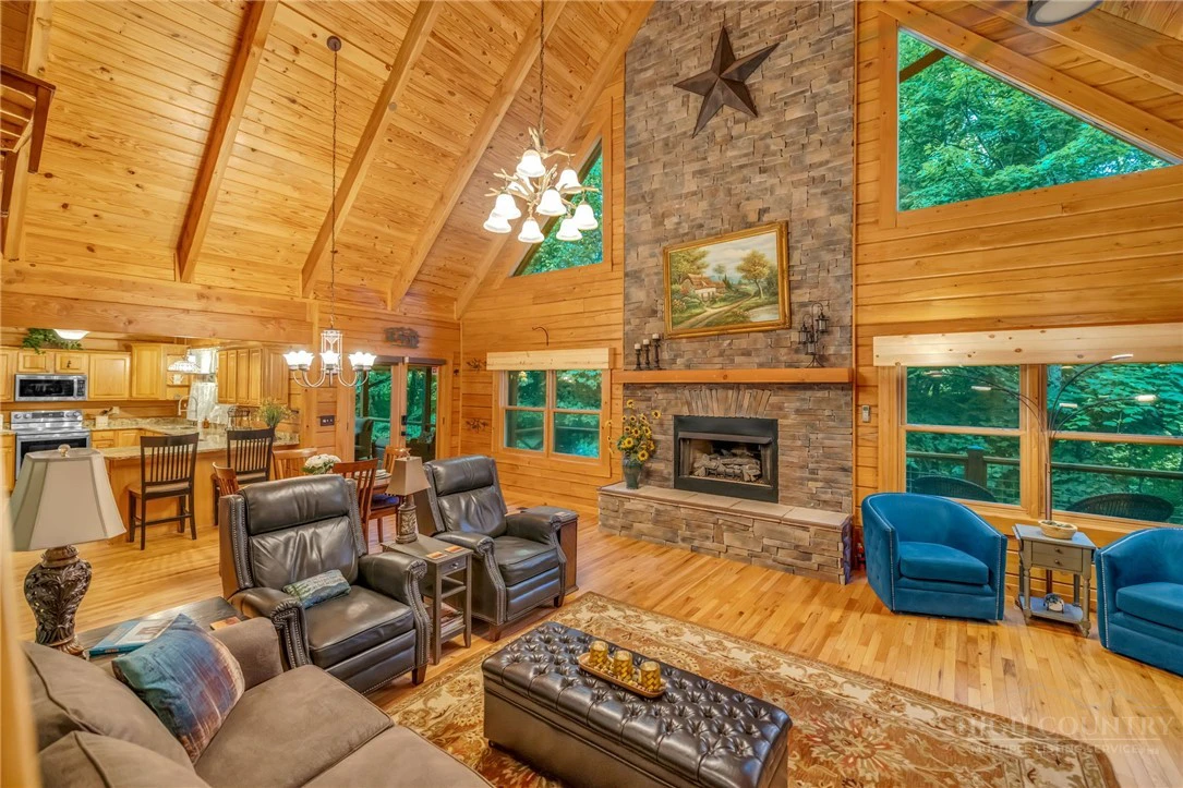 Image number 4 for the current listing