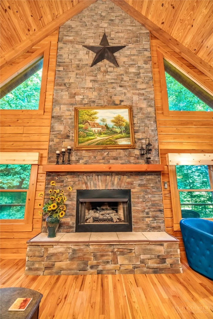 Image number 7 for the current listing