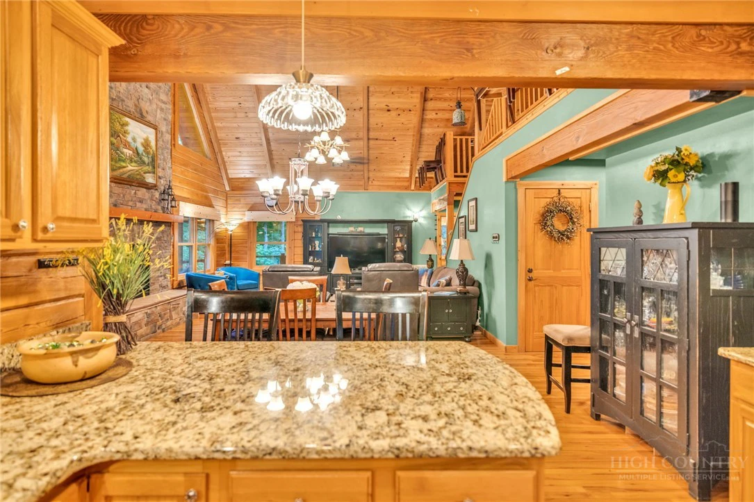 Image number 9 for the current listing