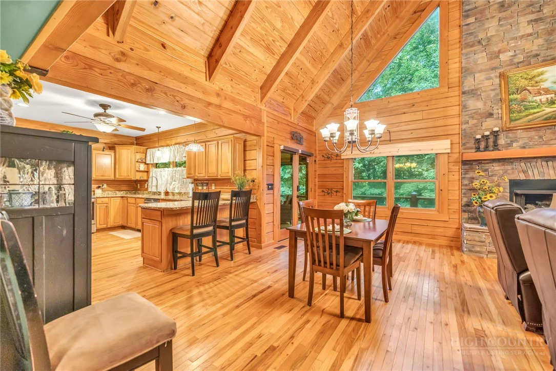 Image number 14 for the current listing