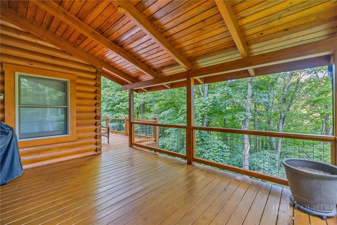 Image number 18 for the current listing
