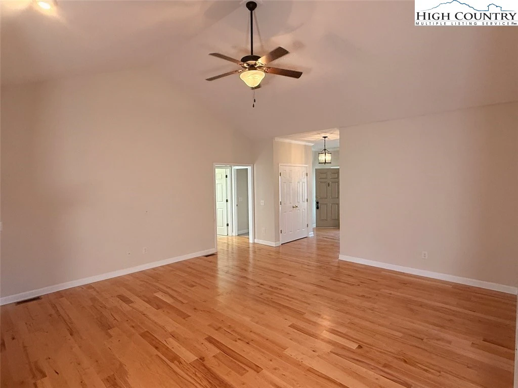 Image number 12 for the current listing