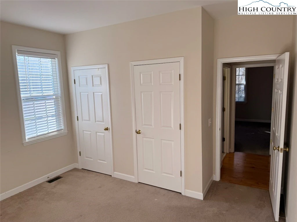 Image number 10 for the current listing
