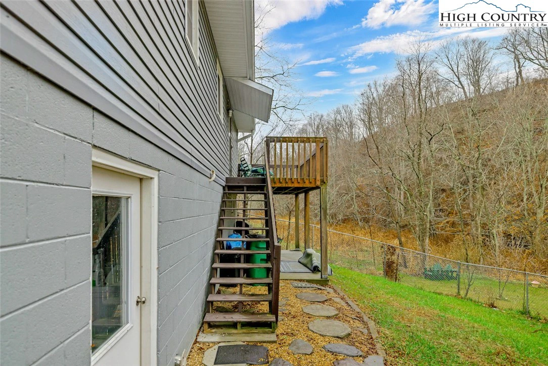 Image number 7 for the current listing