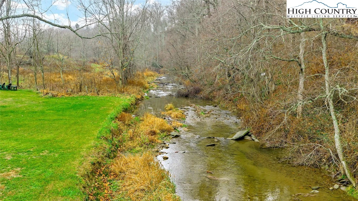 Image number 14 for the current listing