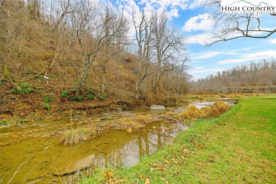 Image number 18 for the current listing