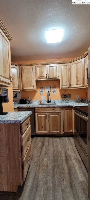 Image number 19 for the current listing