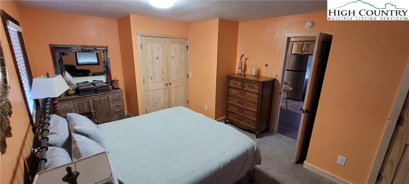 Image number 20 for the current listing