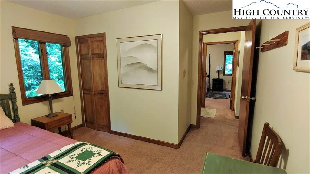 Image number 16 for the current listing