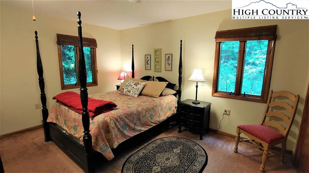 Image number 20 for the current listing