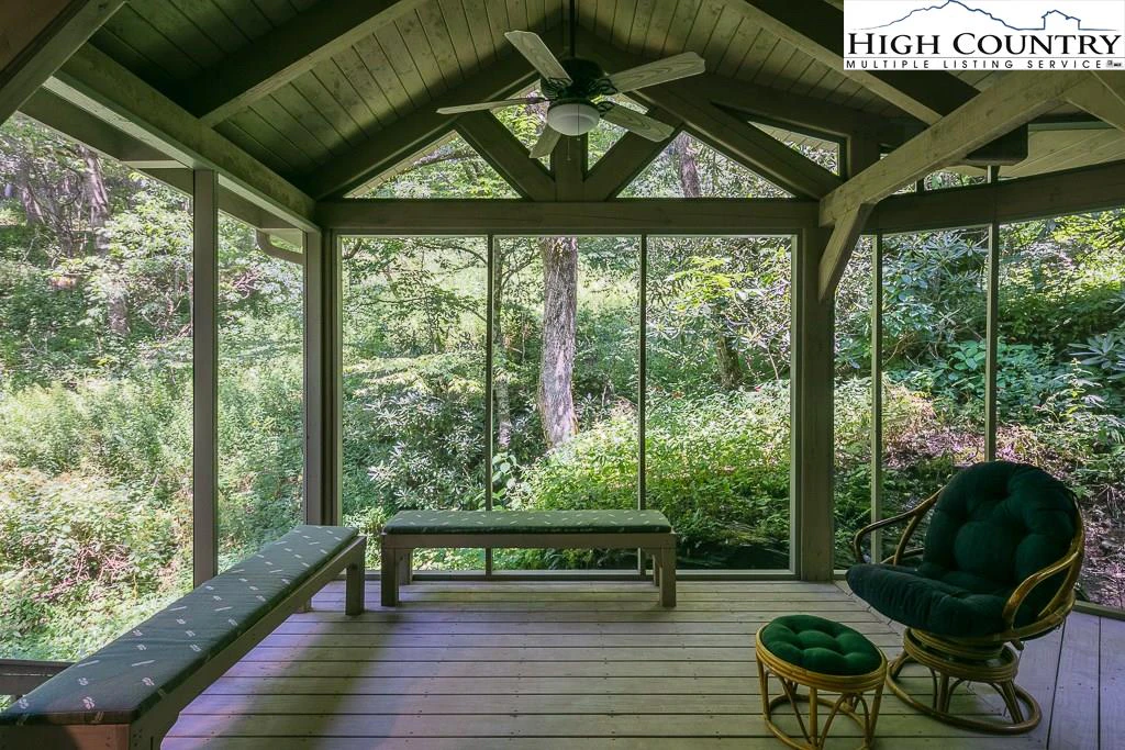 Image number 20 for the current listing