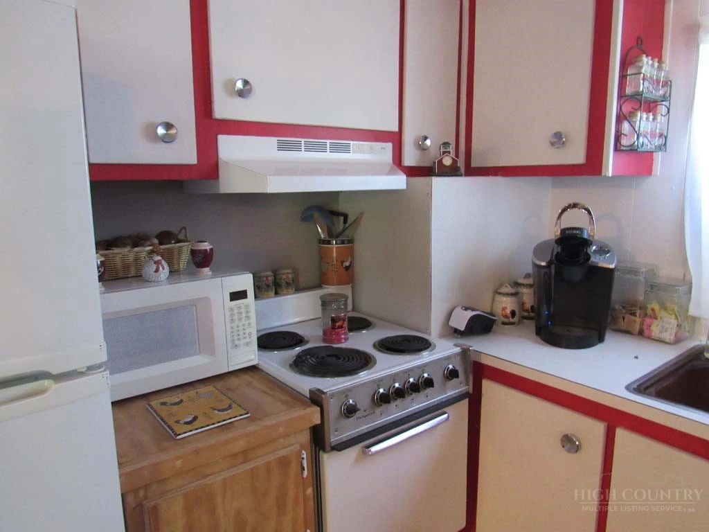Image number 20 for the current listing