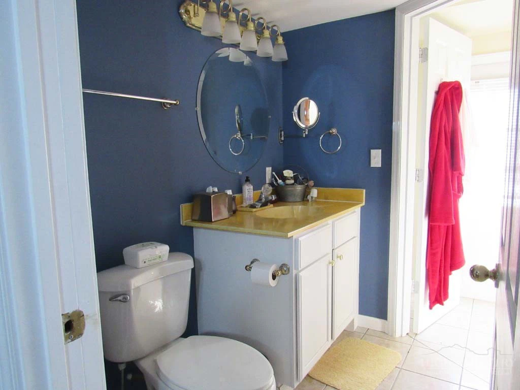 Image number 5 for the current listing