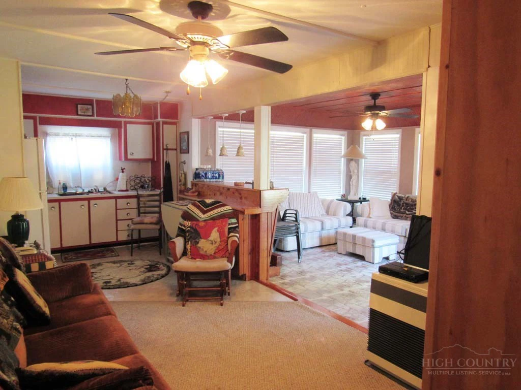 Image number 7 for the current listing