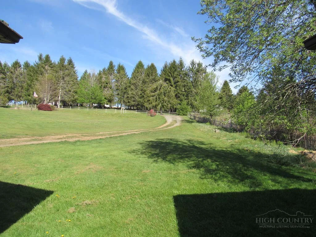 Image number 14 for the current listing