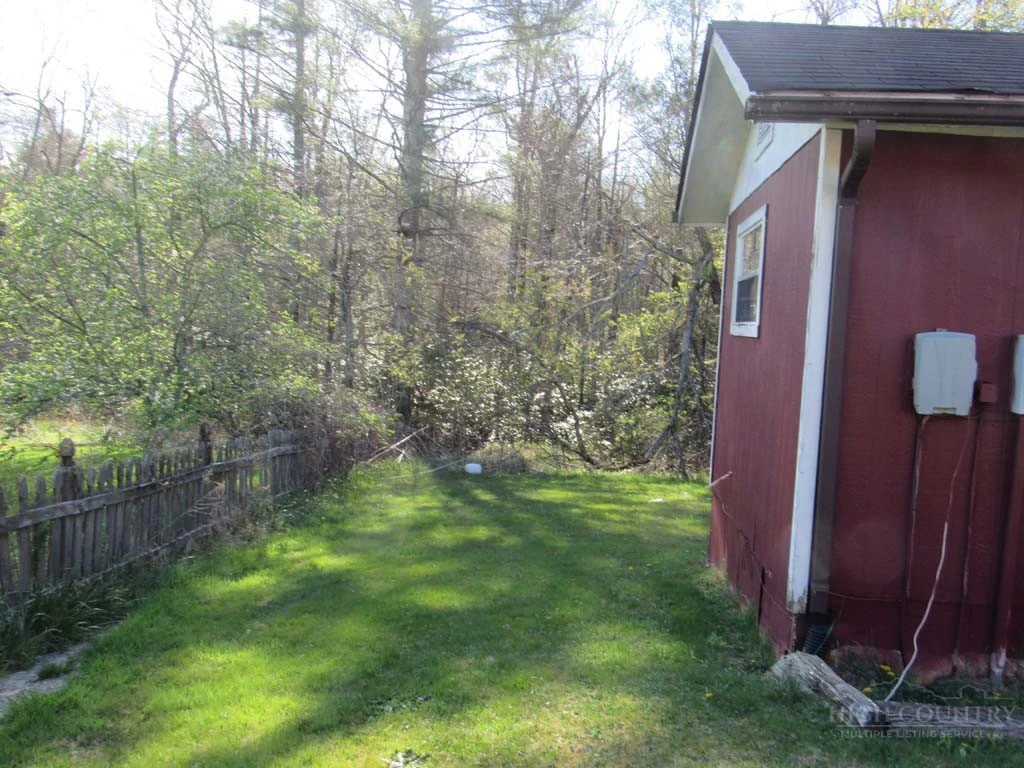 Image number 19 for the current listing