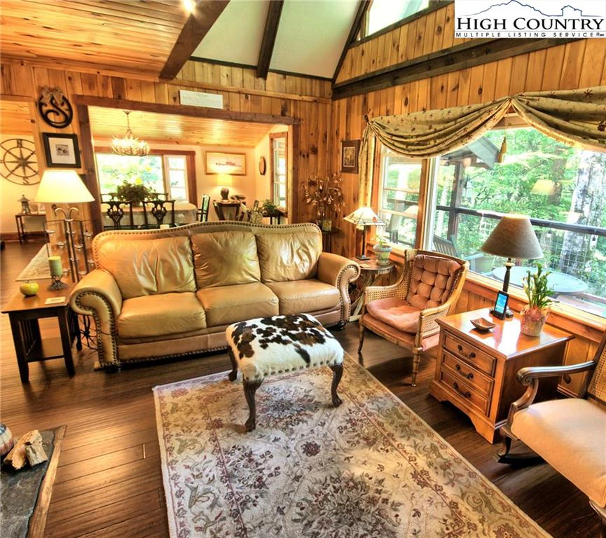 Image number 3 for the current listing