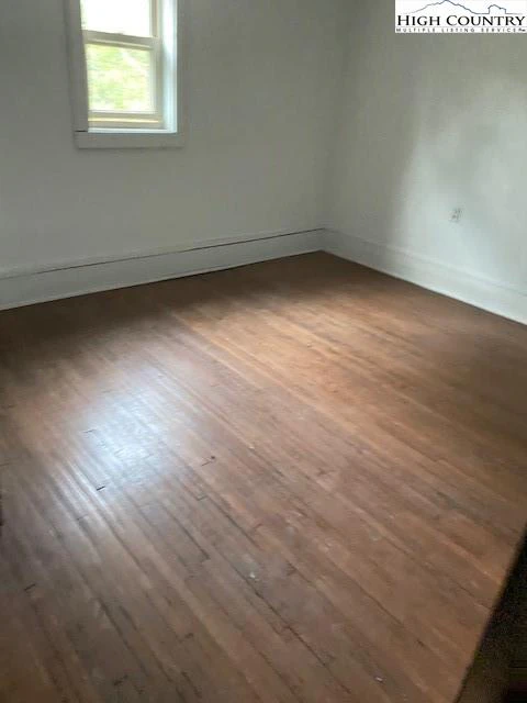 Image number 5 for the current listing