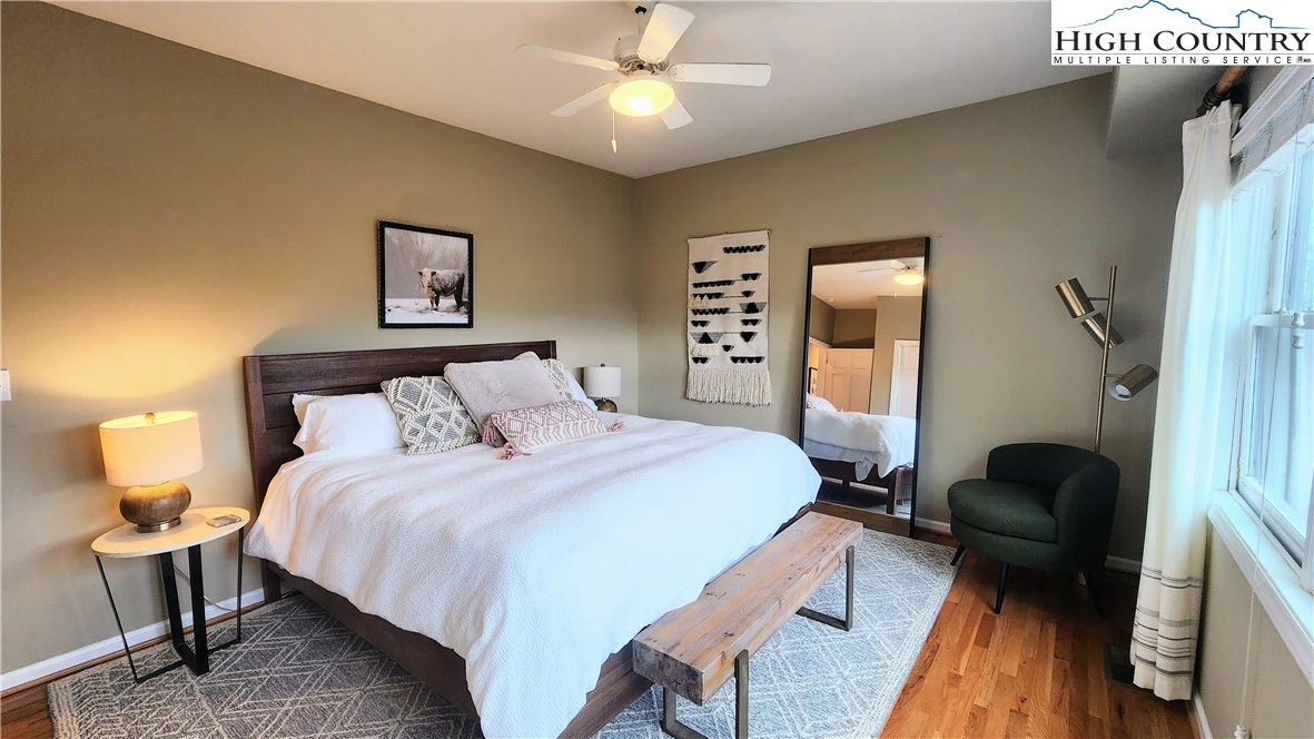 Image number 6 for the current listing