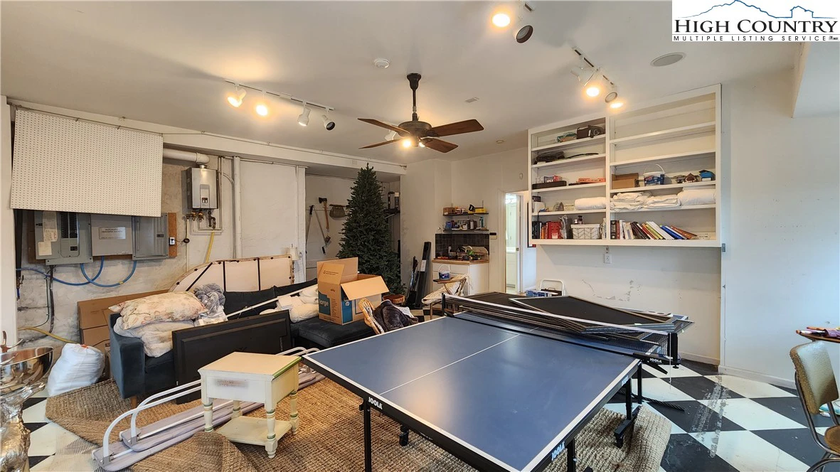 Image number 18 for the current listing