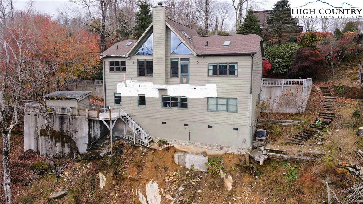 Image number 14 for the current listing