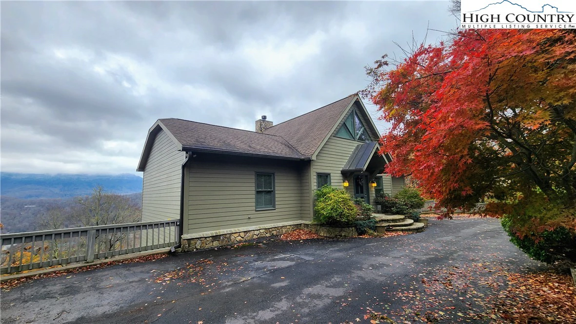 Image number 17 for the current listing