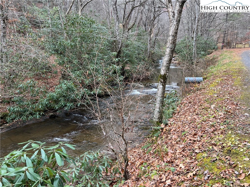 Image number 18 for the current listing