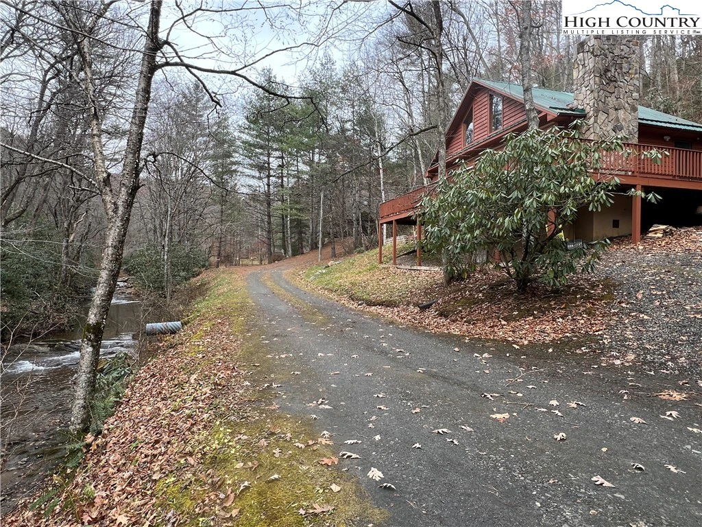 Image number 17 for the current listing