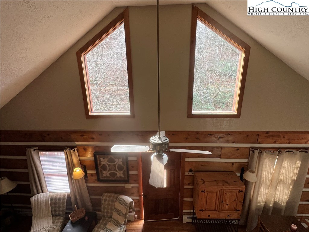 Image number 6 for the current listing